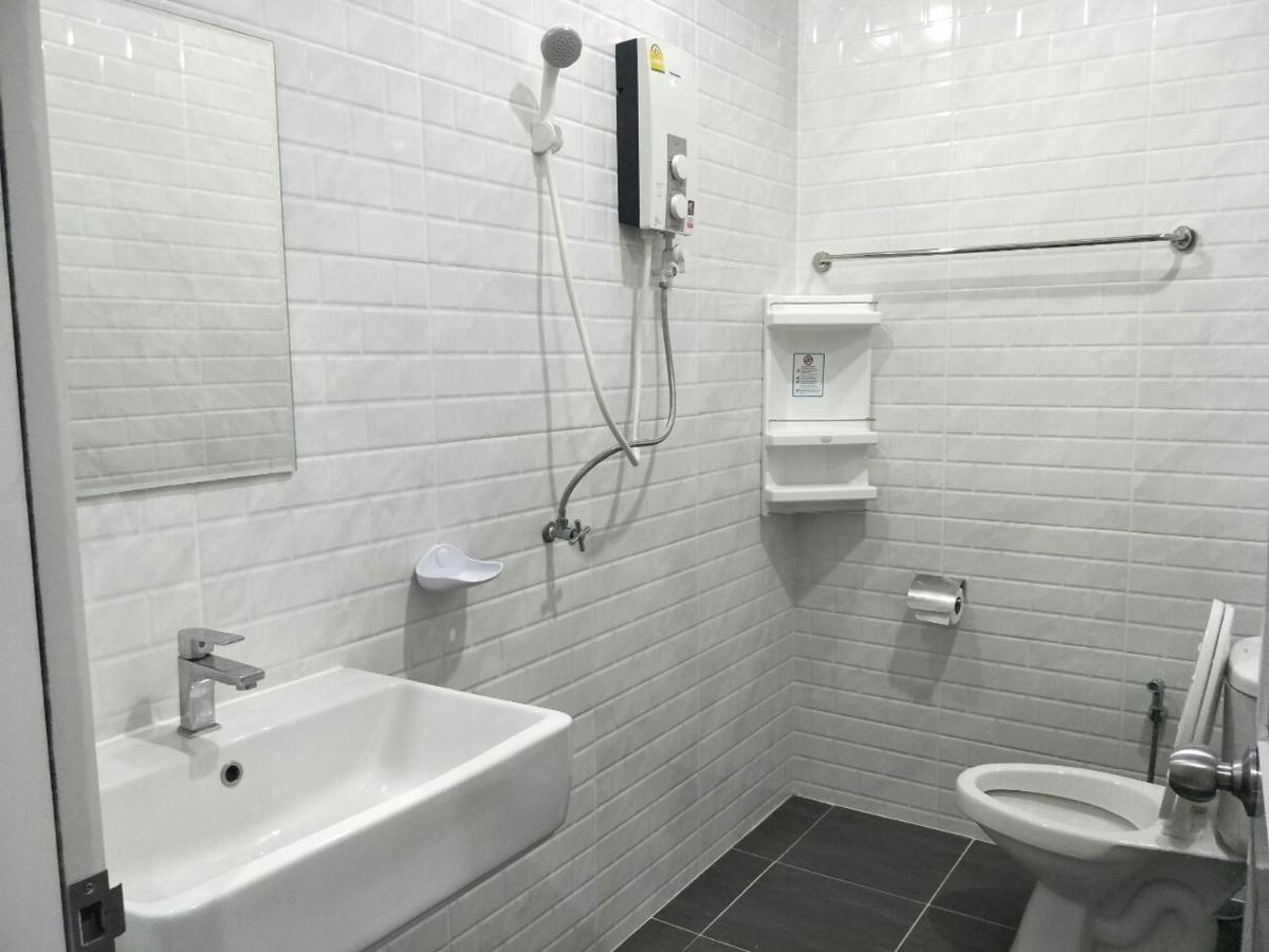 Betong Cozy Guesthouse เบตง โคซี่ เกสต์เฮาส์ Bagian luar foto
